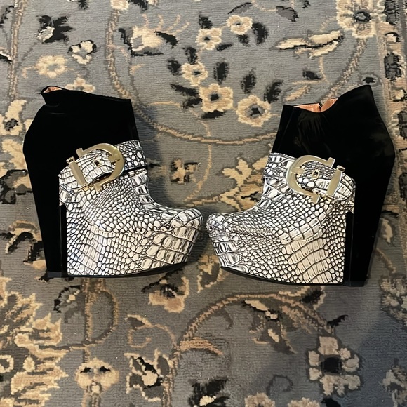 Christian Soriano platform snake booties - Picture 9 of 15